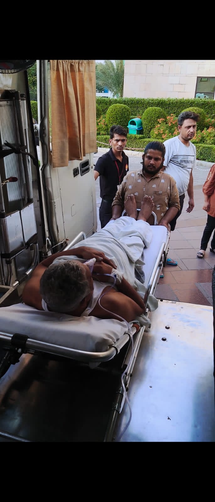 Patient Shifted In Emergency Ambulance From Sarita Vihar To Indraprastha Apollo Hospital