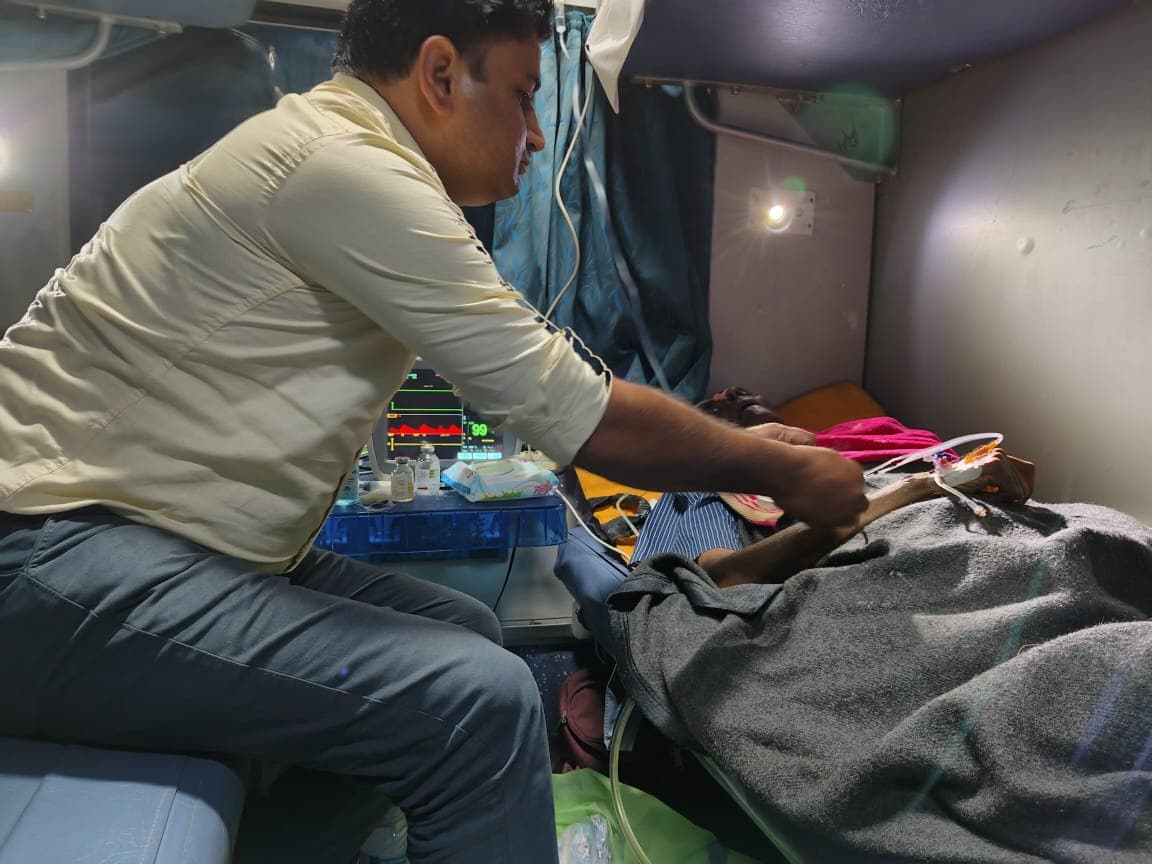 CodBlu Train Ambulance From Fortis Delhi To Bengaluru
